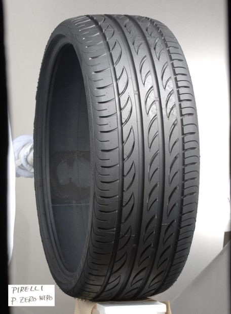 P Zero NERO 235/30ZR22 90Y XL
