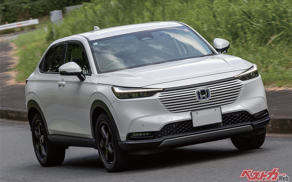 コーナリングでの応答性がよく、トレッドには衝撃を緩和するコンパウンドを採用し、普段使いからロングドライブまで乗り心地がいい