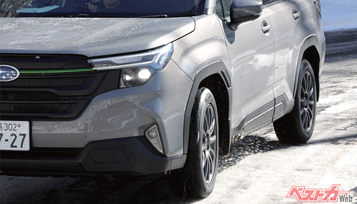 オールシーズンマスターなら滑りやすい圧雪路もしっかりとグリップしてくれる